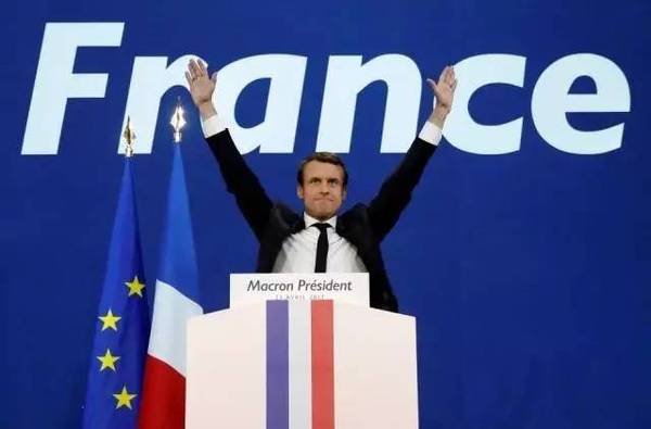 中、英、法三语对照的形式带读者领略这位新晋法国总统的雄心壮志